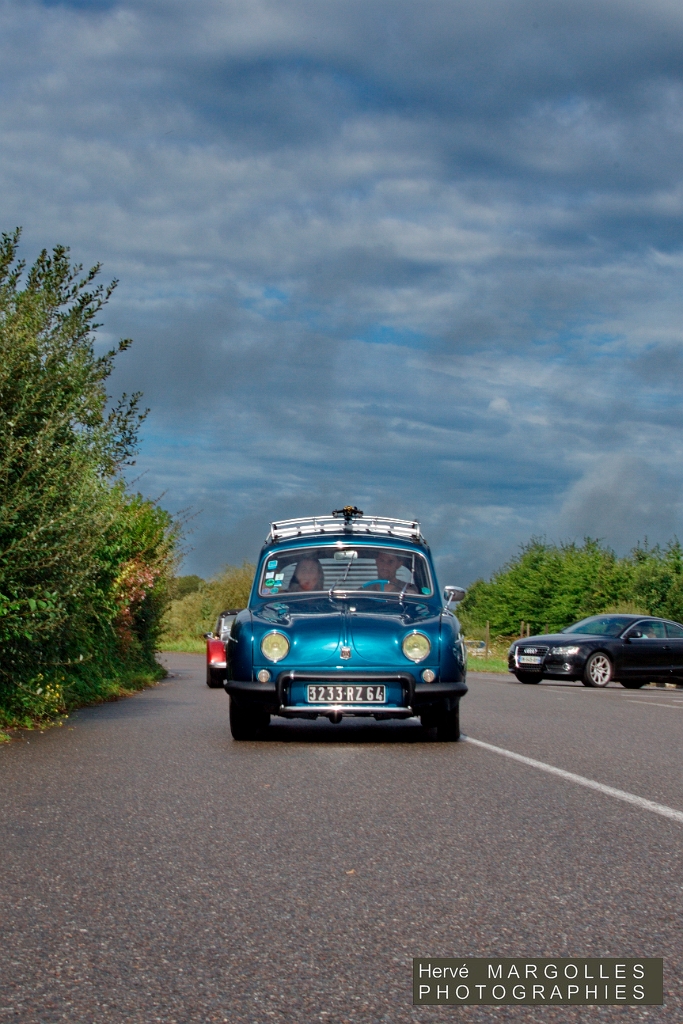 Renault Dauphine.jpg